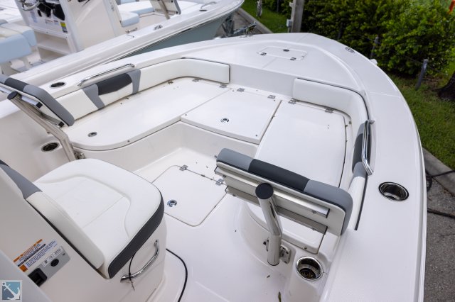 New 2024 Robalo  Boat for sale